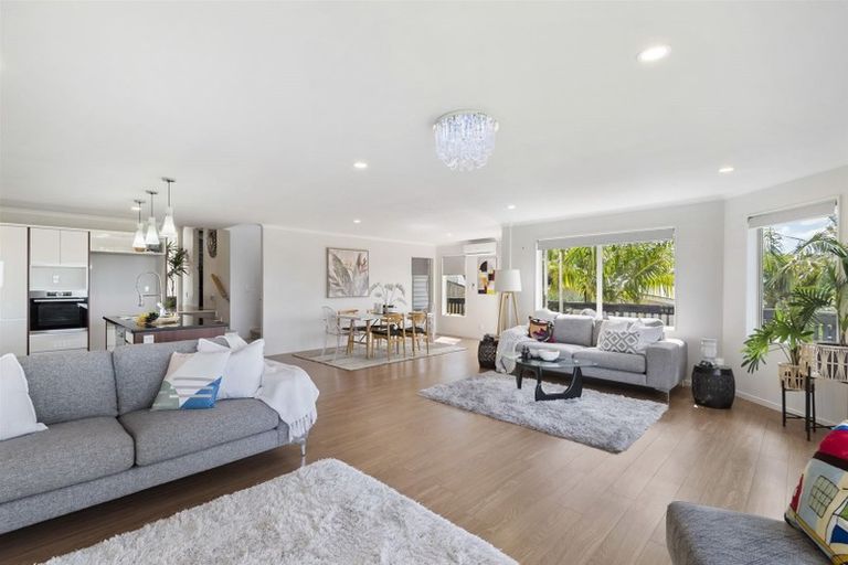 Photo of property in 941 East Coast Road, Torbay, Auckland, 0630