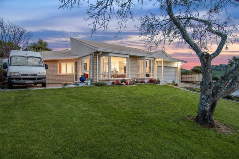 Photo of property in 16 Astor Place, Welcome Bay, Tauranga, 3112
