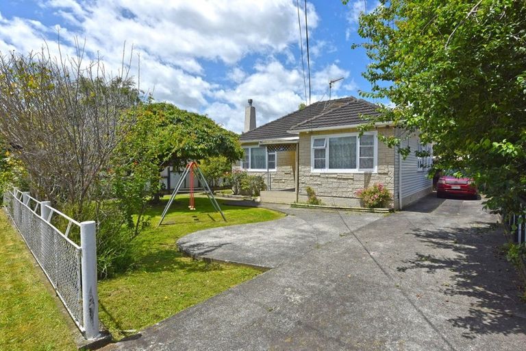 Photo of property in 13 Heretaunga Square, Silverstream, Upper Hutt, 5019