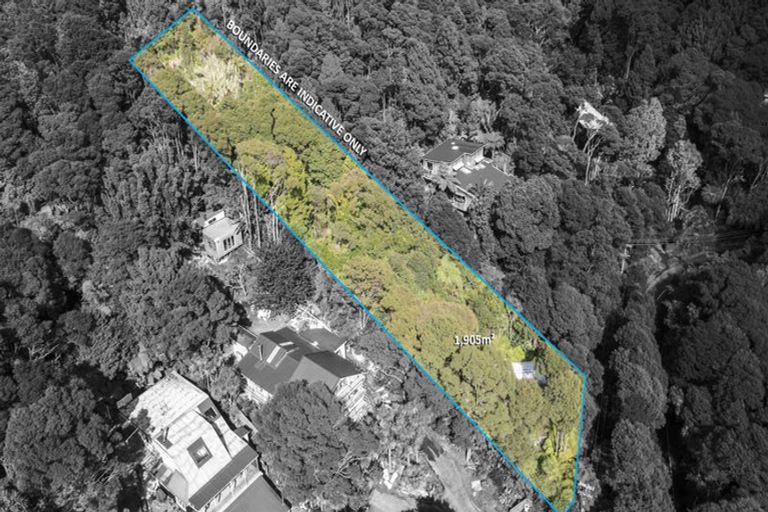 Photo of property in 70 Mountain Road, Henderson Valley, Auckland, 0612