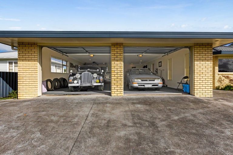 Photo of property in 79 Broadway, Stratford, 4332