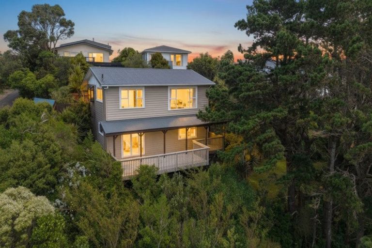 Photo of property in 41 Lomita Road, Johnsonville, Wellington, 6037