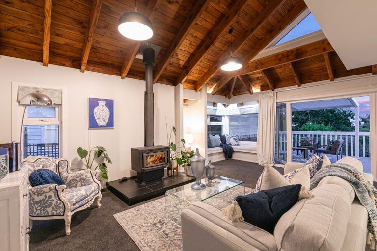 Photo of property in 21 Hebron Road, Waiake, Auckland, 0630