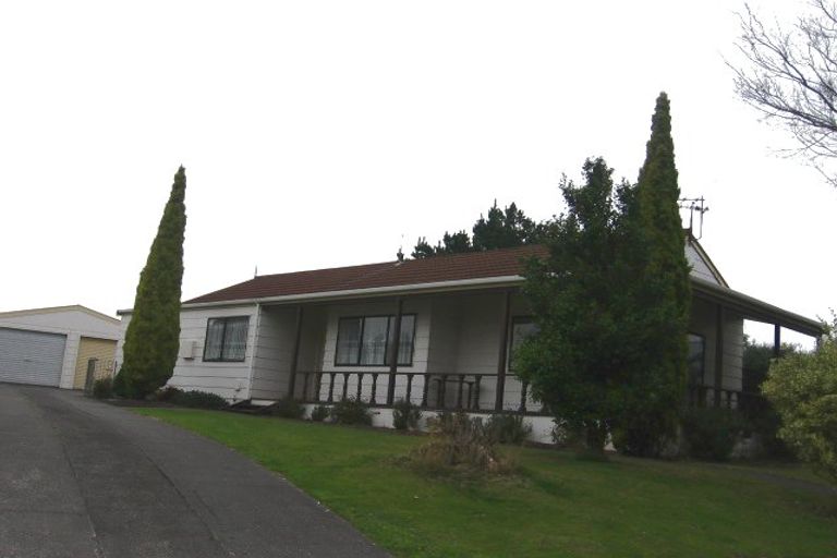 Photo of property in 35 Rosedale Crescent, Cloverlea, Palmerston North, 4412