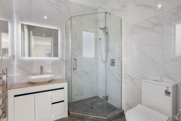 Photo of property in 11 Toanui Road, Hobsonville, Auckland, 0616