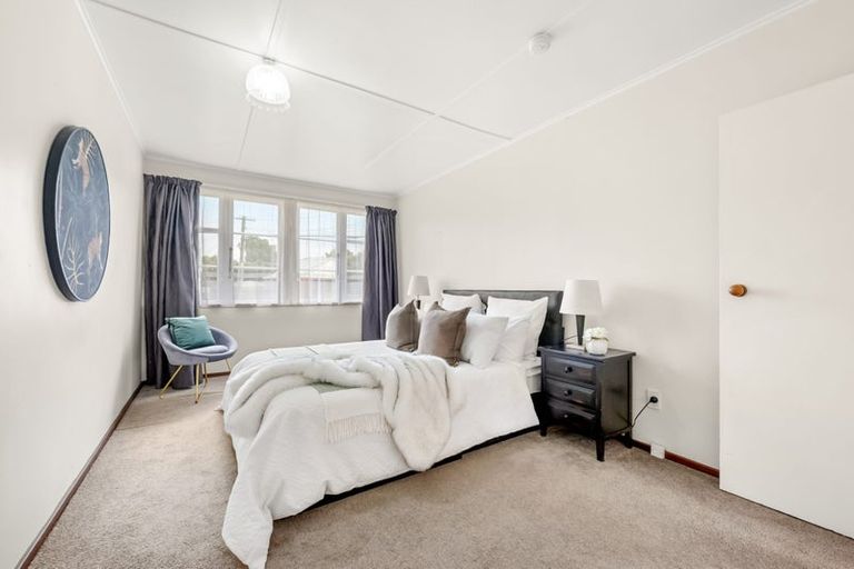 Photo of property in 11 Cole Street, Naenae, Lower Hutt, 5011