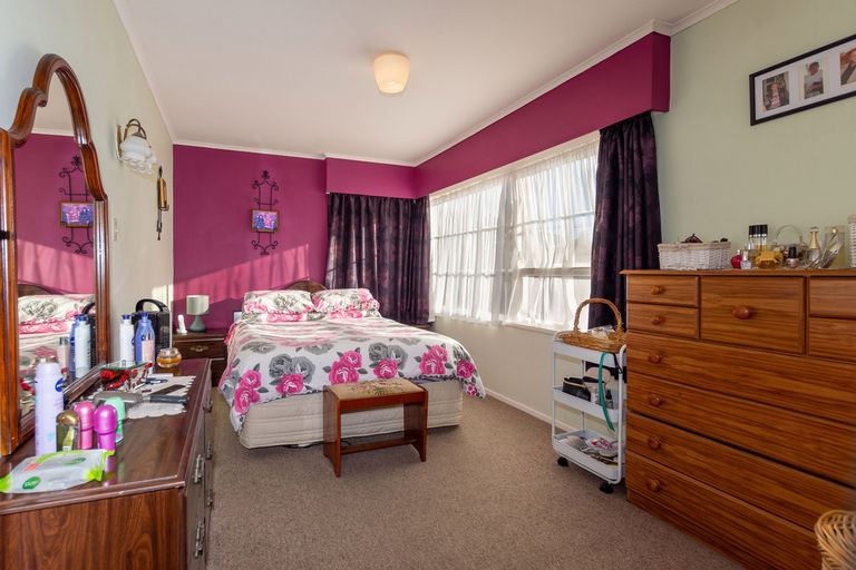 Photo of property in 5 Braebank Lane, Te Atatu South, Auckland, 0610