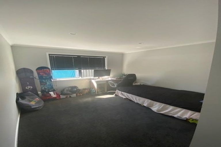 Photo of property in 72 Tabraham Crescent, Pyes Pa, Tauranga, 3112