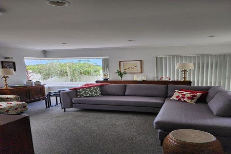 Photo of property in 12 Shelter Grove, Frankleigh Park, New Plymouth, 4310