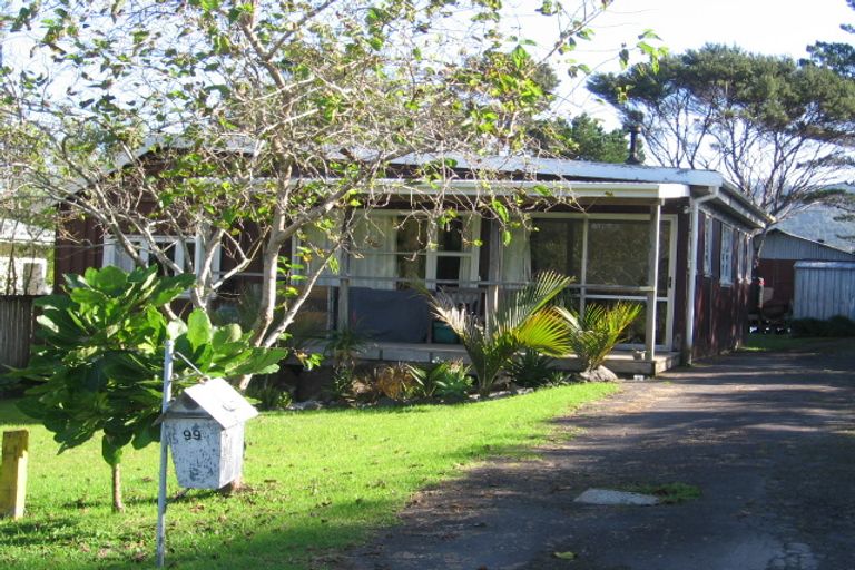 Photo of property in 99 Kauri Point Road, Laingholm, Auckland, 0604