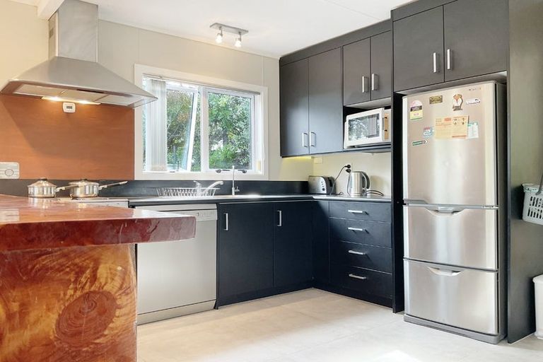 Photo of property in 11 Upper Cross Street, Raglan, 3225