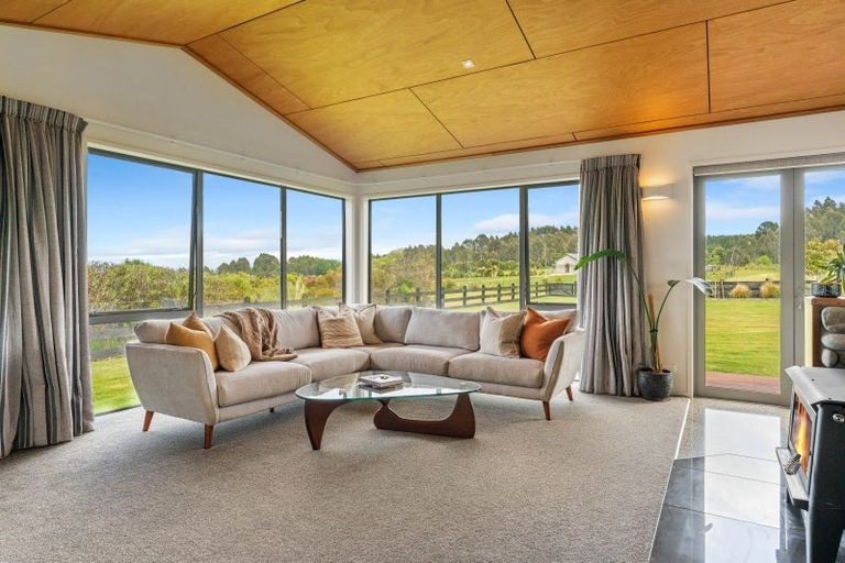 Photo of property in 19 Lacebark Drive, Kinloch, Taupo, 3377