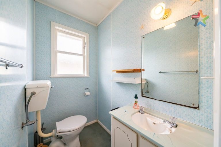 Photo of property in 36 Horoeka Street, Stokes Valley, Lower Hutt, 5019