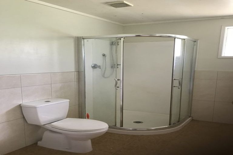 Photo of property in 67 Cedar Heights Avenue, Massey, Auckland, 0614