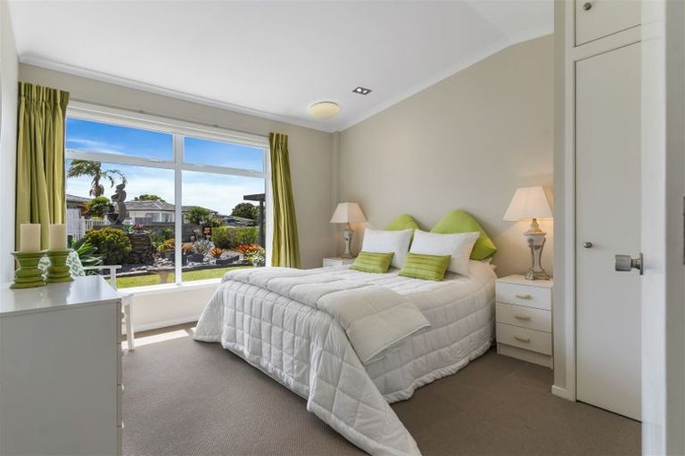 Photo of property in 9 Susanne Place, Pakuranga, Auckland, 2010