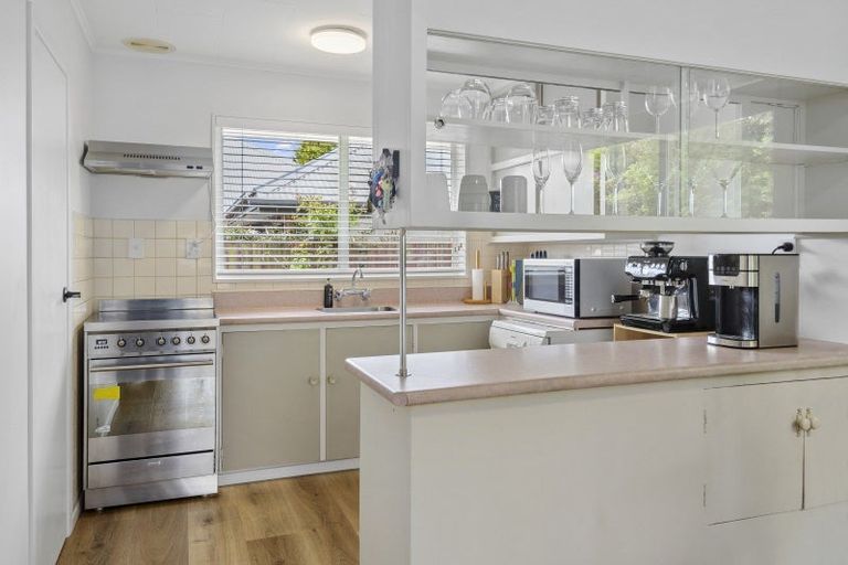 Photo of property in 2/87a Middlepark Road, Sockburn, Christchurch, 8042