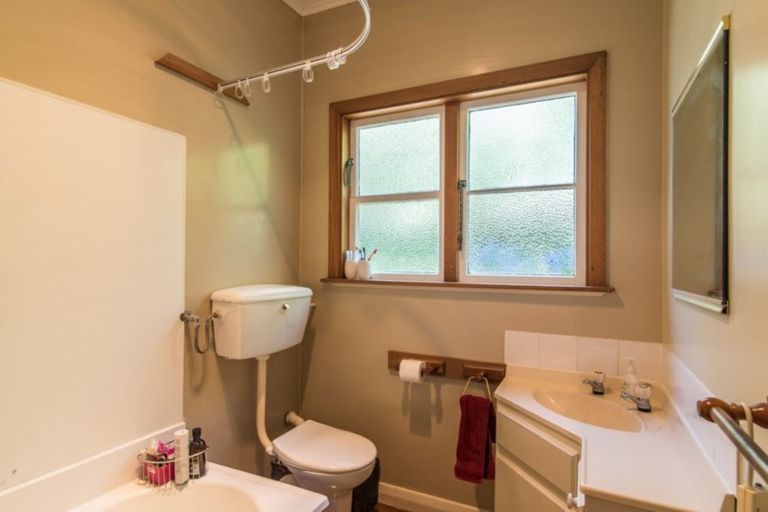 Photo of property in 36 Kinghorne Street, Strathmore Park, Wellington, 6022