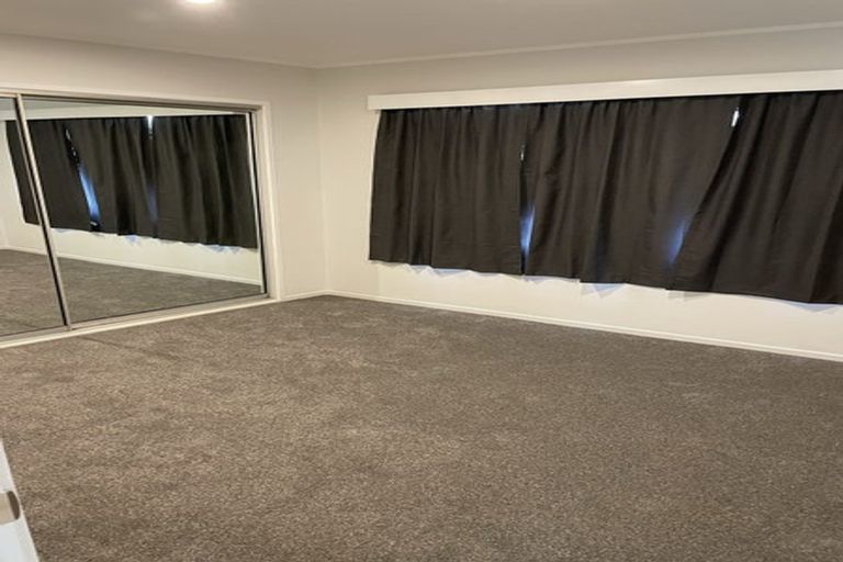 Photo of property in 1/4 Pemberton Avenue, Bayview, Auckland, 0629