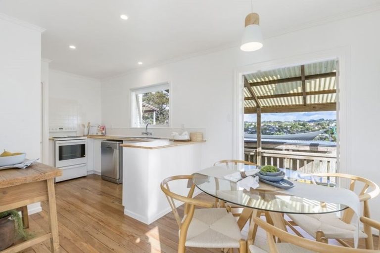 Photo of property in 1/35 Arran Road, Browns Bay, Auckland, 0630