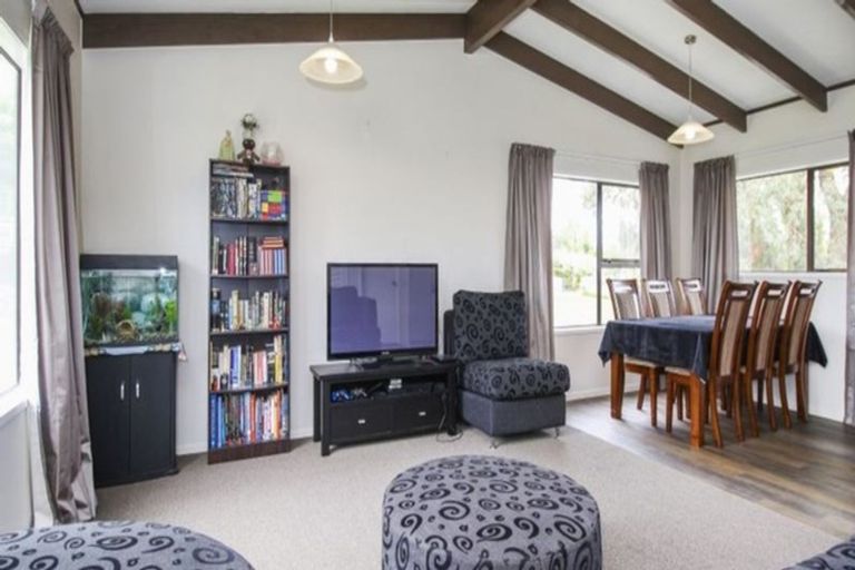 Photo of property in 142 Moire Road, West Harbour, Auckland, 0618