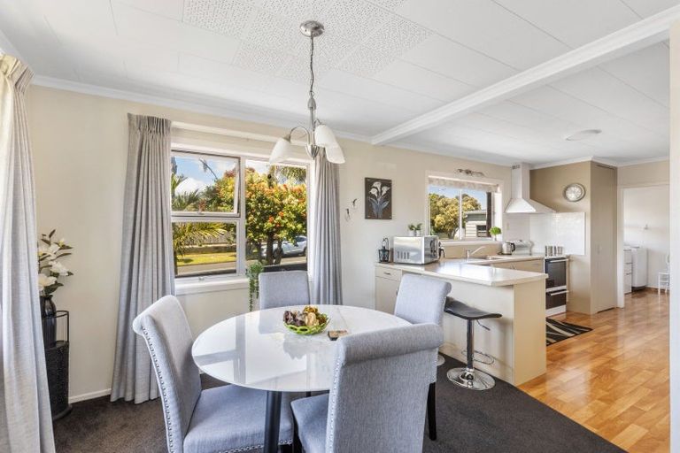 Photo of property in 38 Wairau Road, Oakura, 4314