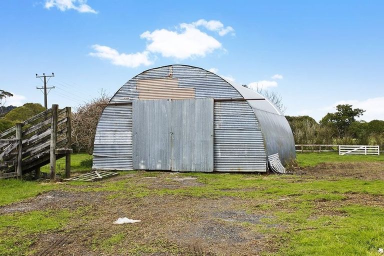 Photo of property in 1145 Kahikatea Flat Road, Waitoki, Kaukapakapa, 0871