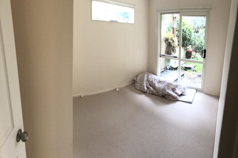 Photo of property in 16 Kokiri Street, Te Atatu South, Auckland, 0610