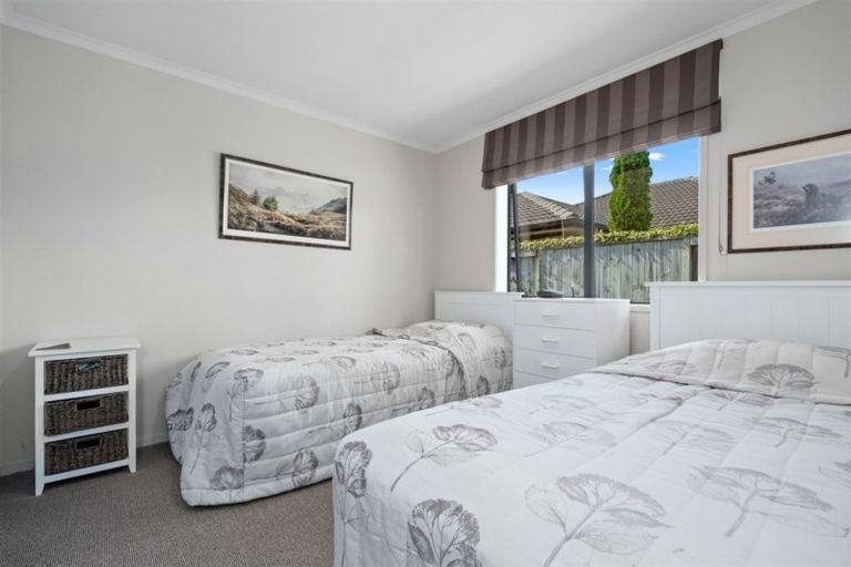 Photo of property in 33 Carrington Drive, Papamoa Beach, Papamoa, 3118