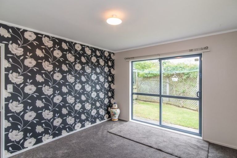 Photo of property in 18 Realm Drive, Paraparaumu, 5032