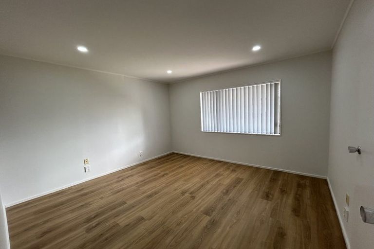 Photo of property in 1/4 Kelvin Road, Papakura, 2110