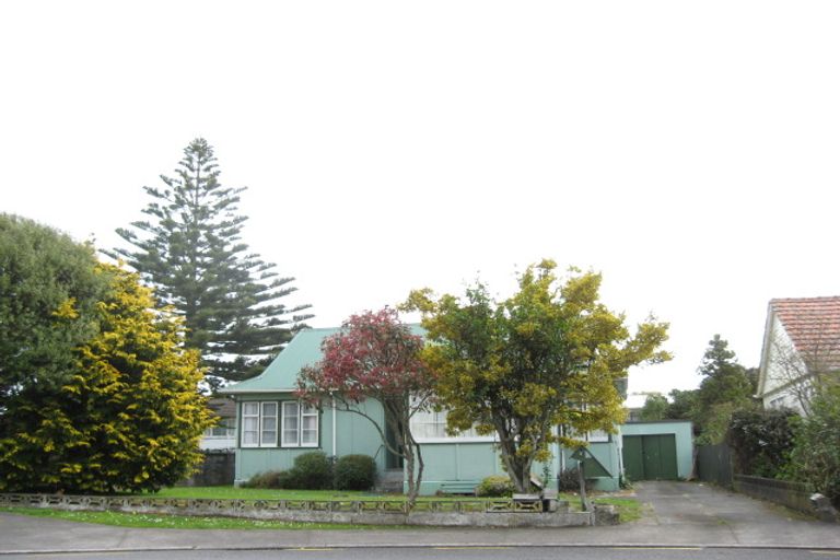Photo of property in 22 Clinton Street, Fitzroy, New Plymouth, 4312