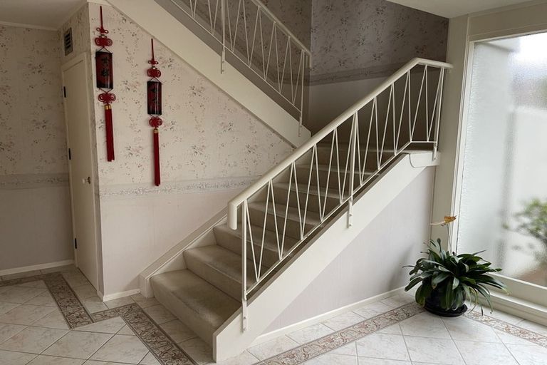 Photo of property in 17 Waller Avenue, Bucklands Beach, Auckland, 2012