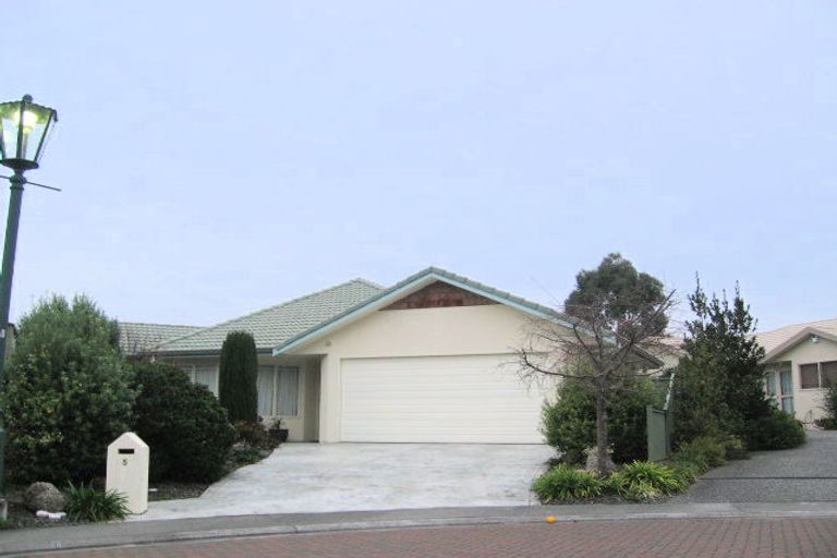 Photo of property in 5 Dules Walk, Taradale, Napier, 4112