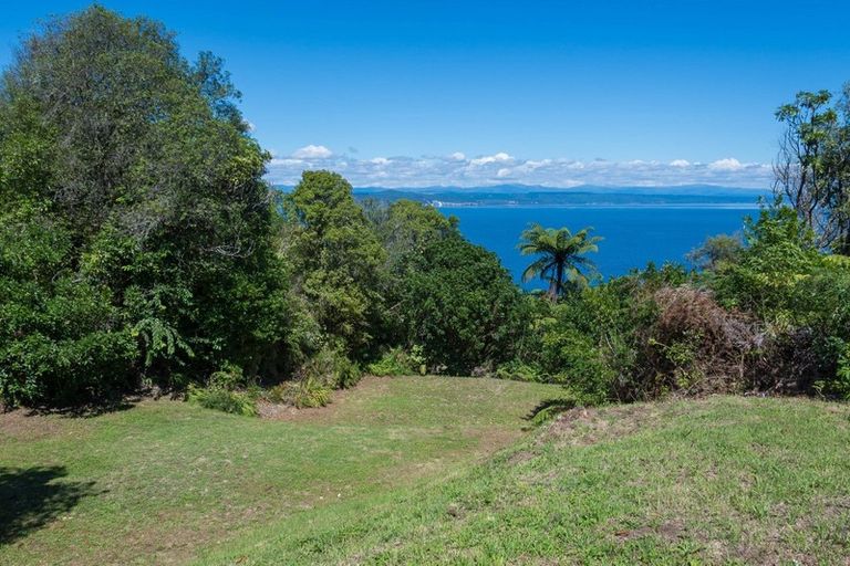 Photo of property in 44 Whakamoenga Point, Acacia Bay, Taupo, 3385