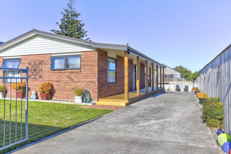 Photo of property in 11a Ashton Terrace, Castlecliff, Whanganui, 4501