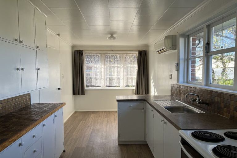 Photo of property in 6 Attlee Crescent, Bryndwr, Christchurch, 8053