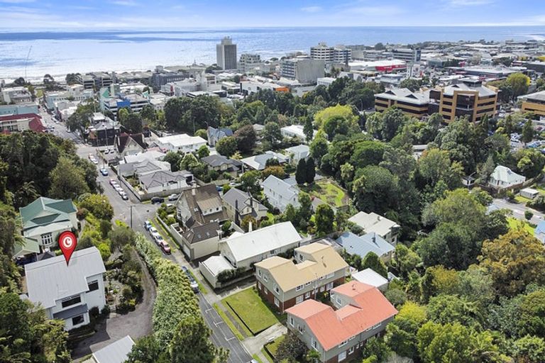 Photo of property in 86 Brougham Street, New Plymouth, 4310