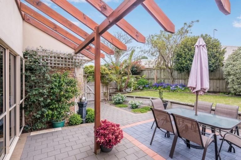 Photo of property in 10 Compass Court, Paraparaumu, 5032