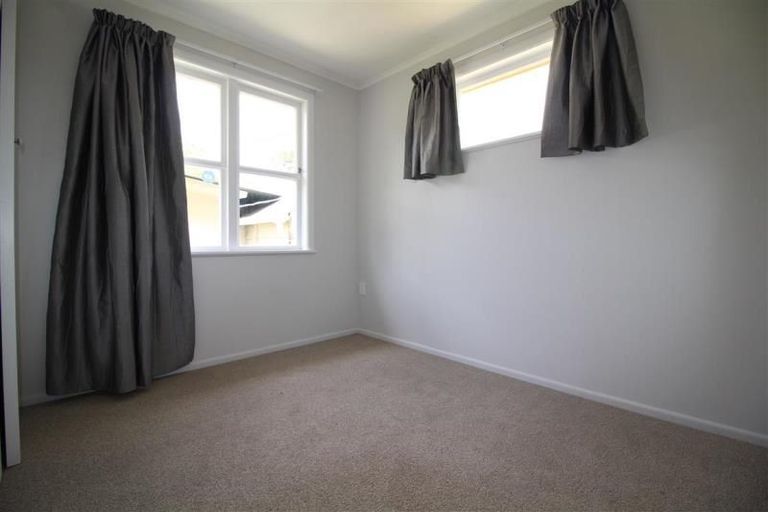 Photo of property in 21 Phillip Avenue, Glen Eden, Auckland, 0602