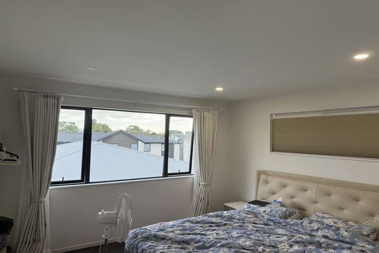 Photo of property in 49b Vera Road, Te Atatu South, Auckland, 0610