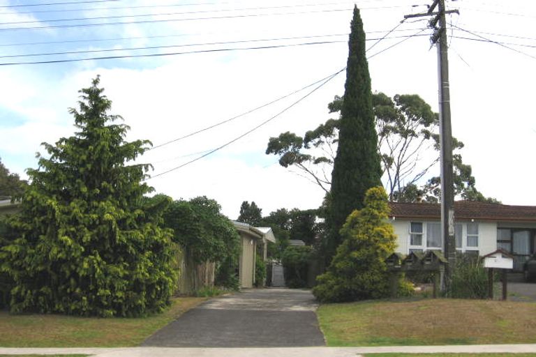 Photo of property in 2/308 East Coast Road, Forrest Hill, Auckland, 0620
