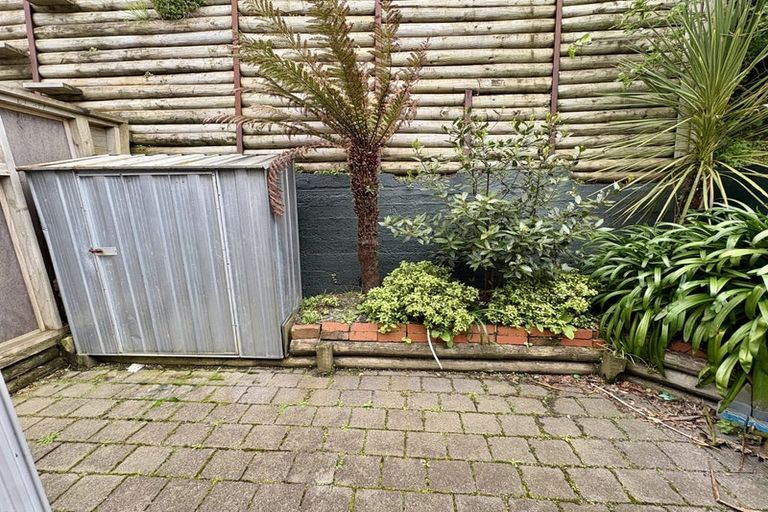 Photo of property in 2 Yale Road, Mount Cook, Wellington, 6021