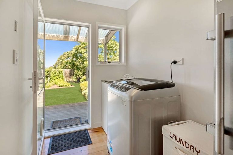 Photo of property in 18 Pickwick Road, Otamatea, Whanganui, 4571