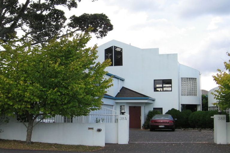 Photo of property in 1/38 Luckens Road, West Harbour, Auckland, 0618