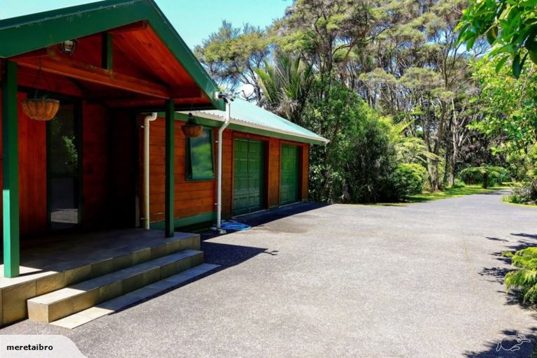 Photo of property in 86 Stoney Creek Drive, Waitakere, Henderson, 0782