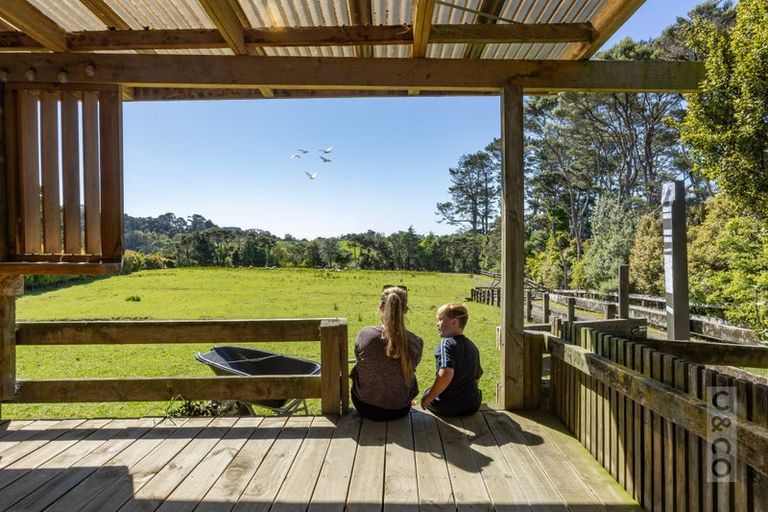 Photo of property in 35a Fork Road, Kumeu, 0891