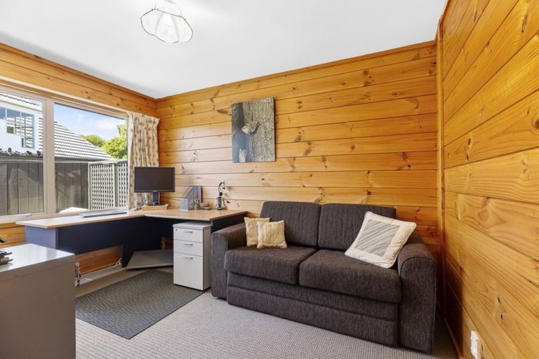 Photo of property in 9 Samwell Drive, Whitby, Porirua, 5024