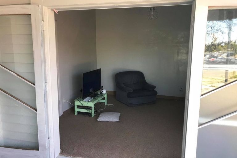 Photo of property in 477 Featherston Street, Palmerston North, 4414