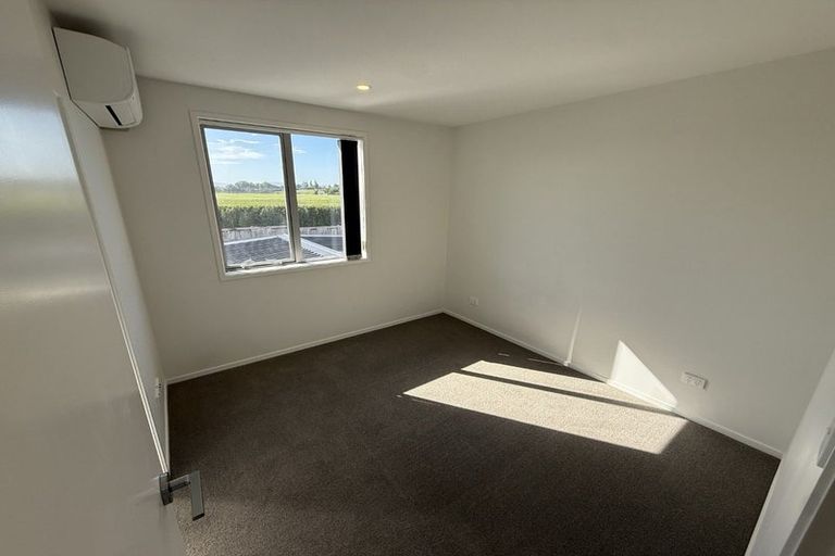 Photo of property in 22 Fort Lincoln Loop, Karaka, Papakura, 2113