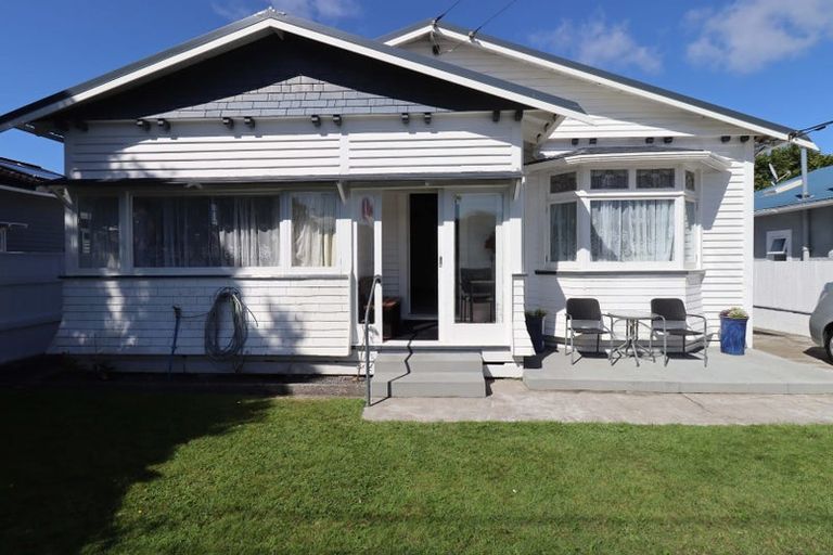 Photo of property in 16 Bracken Street, Petone, Lower Hutt, 5012